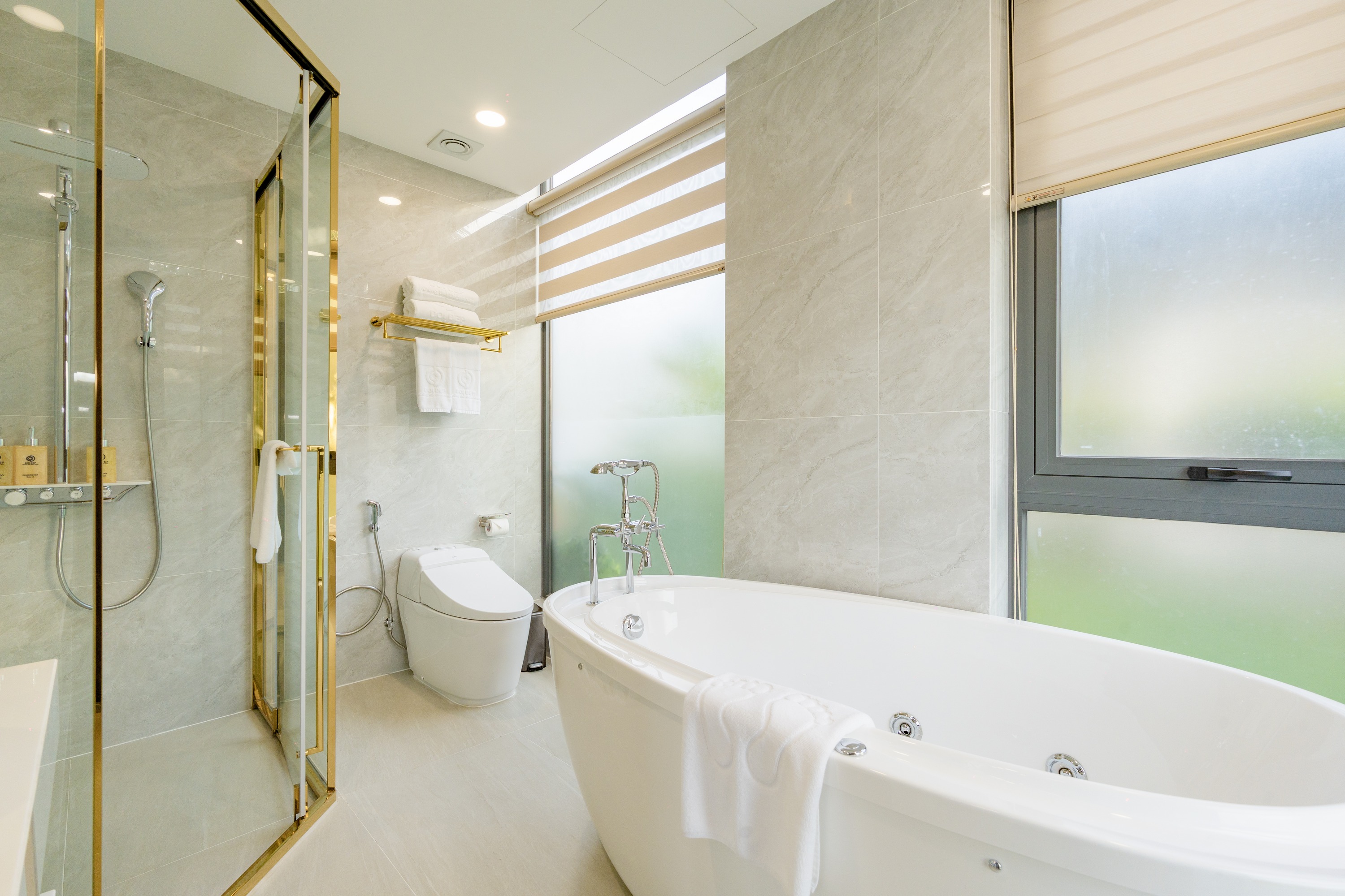 Hilltop Ocean Pool Villa 3-Bedroom